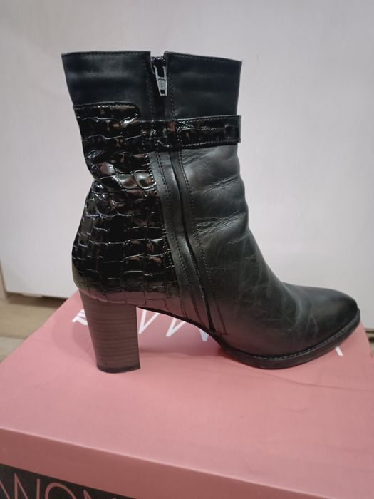 Дамски боти 38 номер два модела