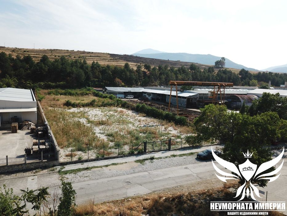 Дава се под наем Парцел в Асеновград - 4400 кв.м за 820 € - Снимка #2