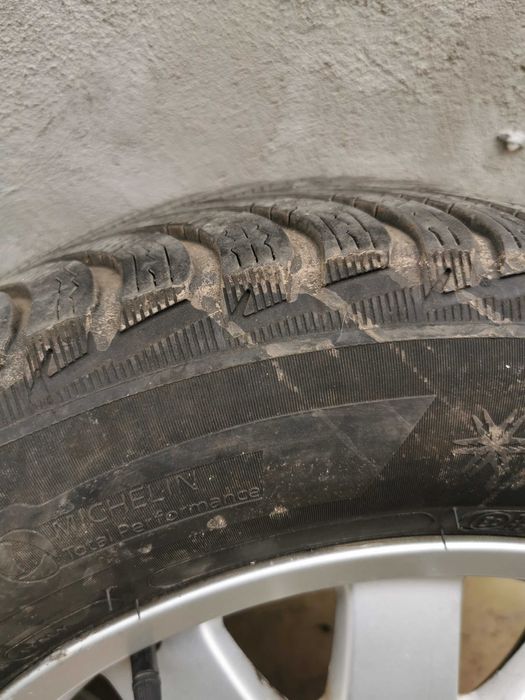 Jante de Audi originali cu tot cu cauciucuri.