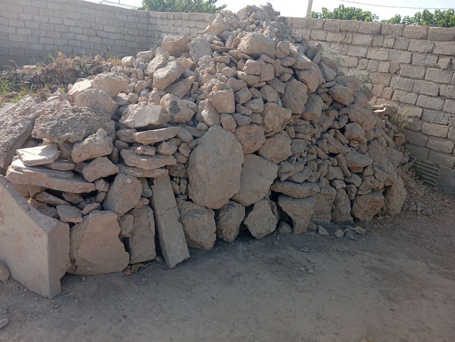 Beton tosh fundamentga