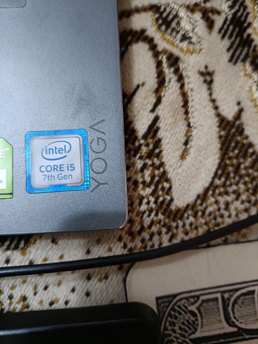 Ноутбук трансформер LENOVO 520