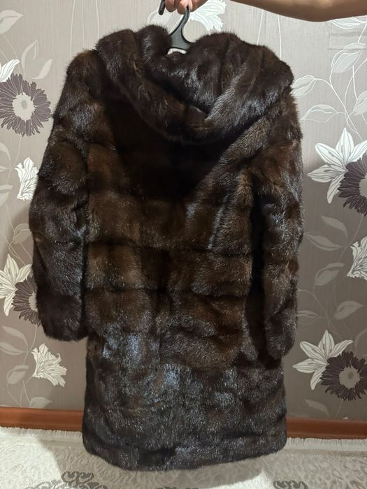 Продам норковую шубу