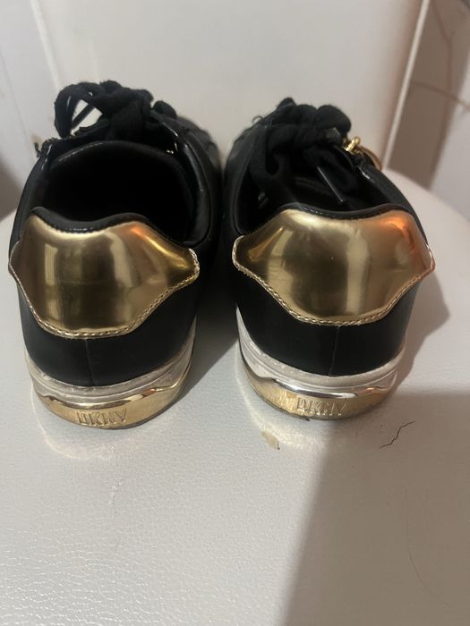 Кроссовки кожаные DKNY