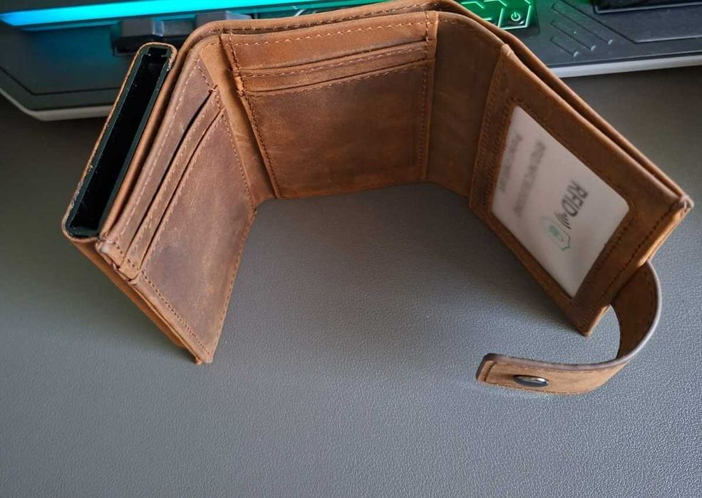 Portofel din piele