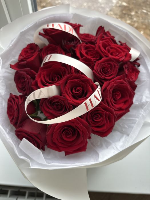 Свежий красный роза