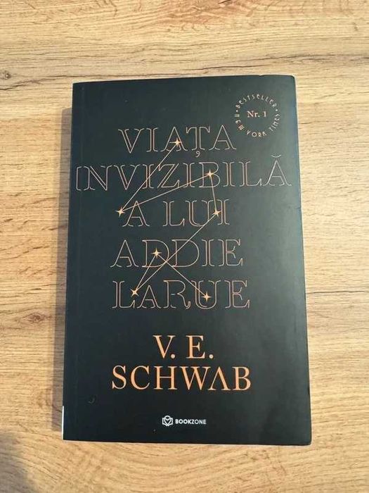 Vand carti noi sau second hand