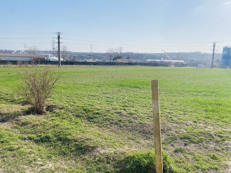 Teren Ovidiu 5500 mp lângă A2 – dublă deschidere – utilități