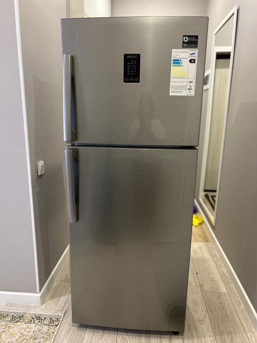 Холодильник Samsung