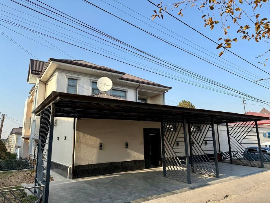 Срочно продается дом 7 комнат, ориентир: улица Саламатина, 2,8 соток