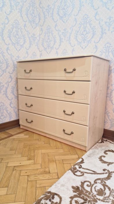 Продам спальный гарнитур