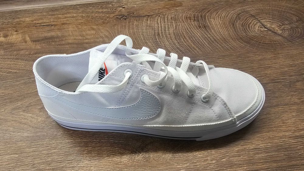 Чисто нови гуменки