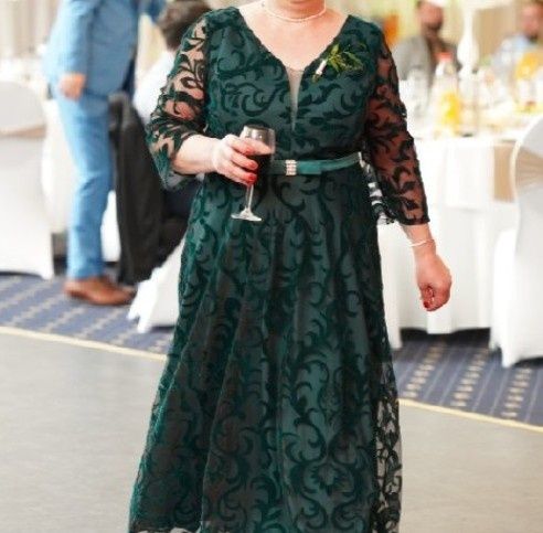 Vând rochie elegantă. ,mărimea 50 .