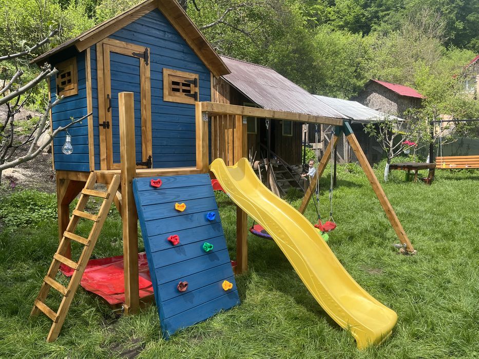 Locuri de joacă din lemn - balansoare, căsuțe, mobilier grădină