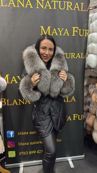 Geaca din fas impermeabil, accesorizata cu blana naturala premium