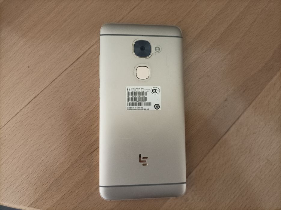 Продавам телефон leeco модел Le X 622