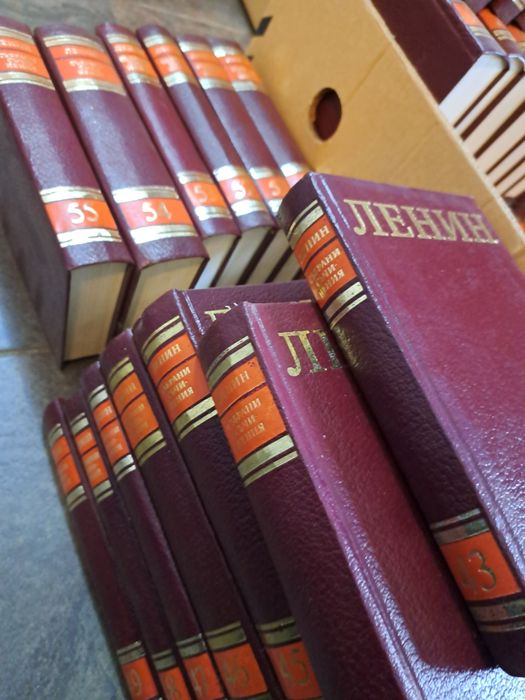 Книги луксозно издание с твърди корици 55 тома