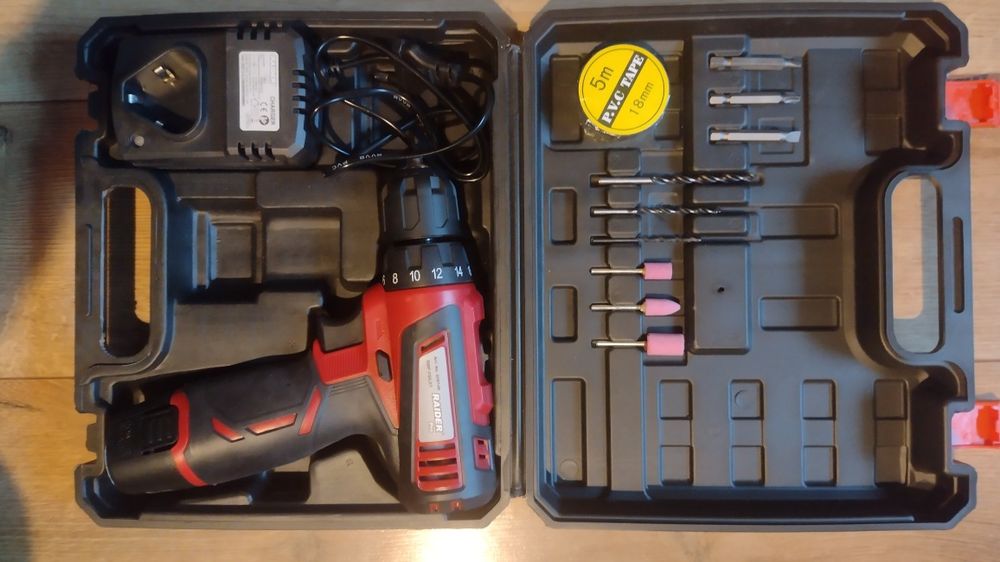 Акумулаторната бормашина Райдер