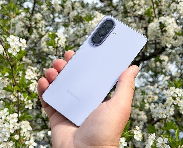 Samsung A 57  5 G  yang tel  karabka document