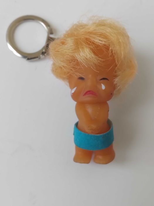 Стар Ключодържател плачещо бебе