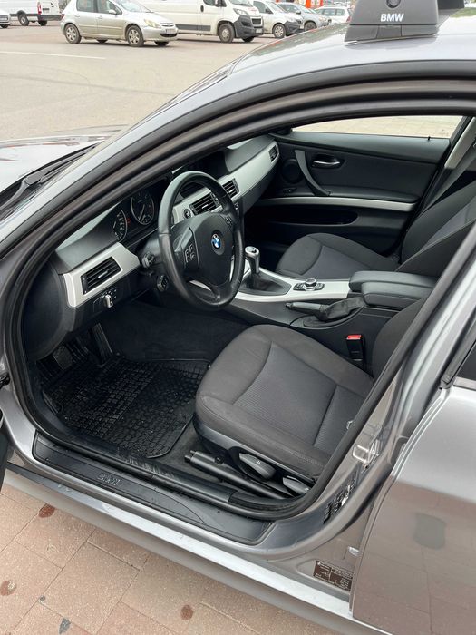 BMW 320d xDrive CarPlay LED