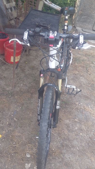 Vând bicicleta KTM foarte buna