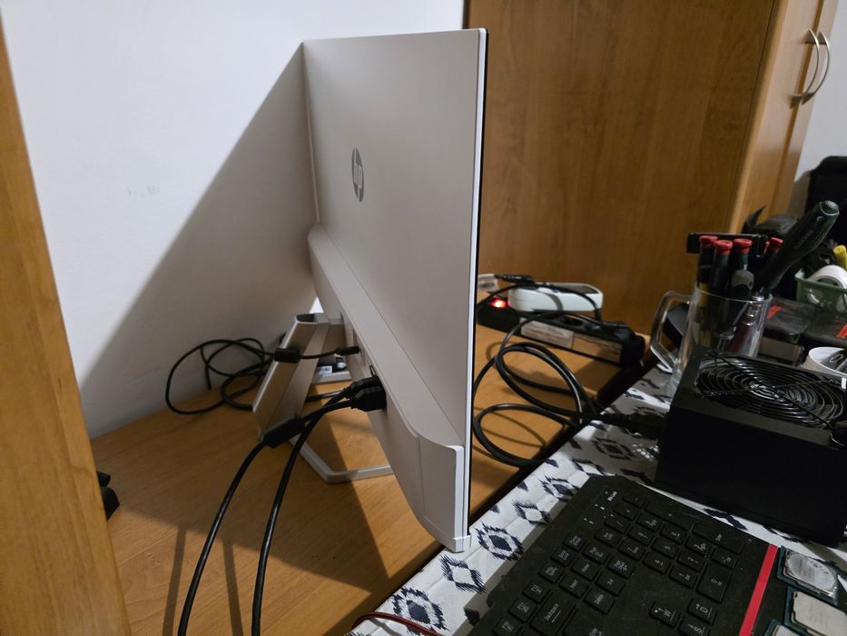 Монитор hp M 27fw full hd