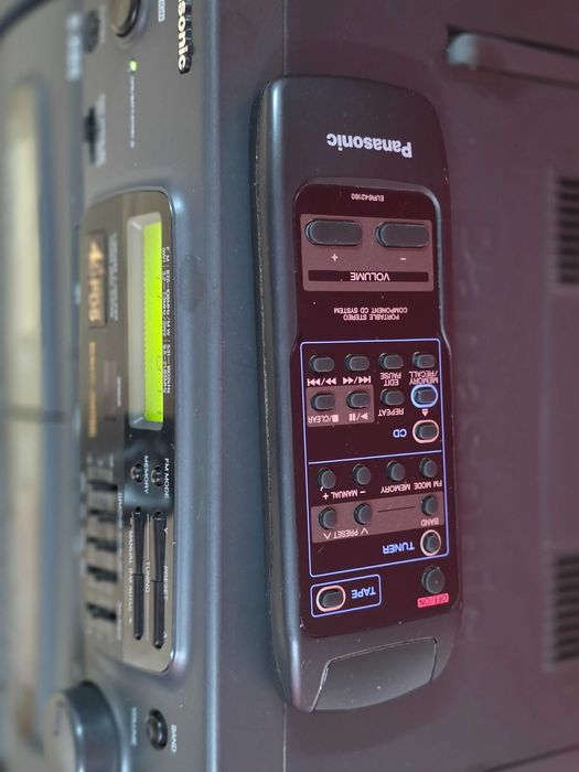 Продавам касетофон Panasonic
