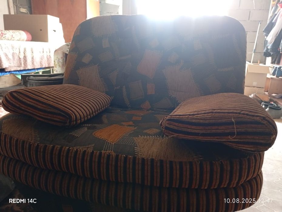 Продам Диван два кресла