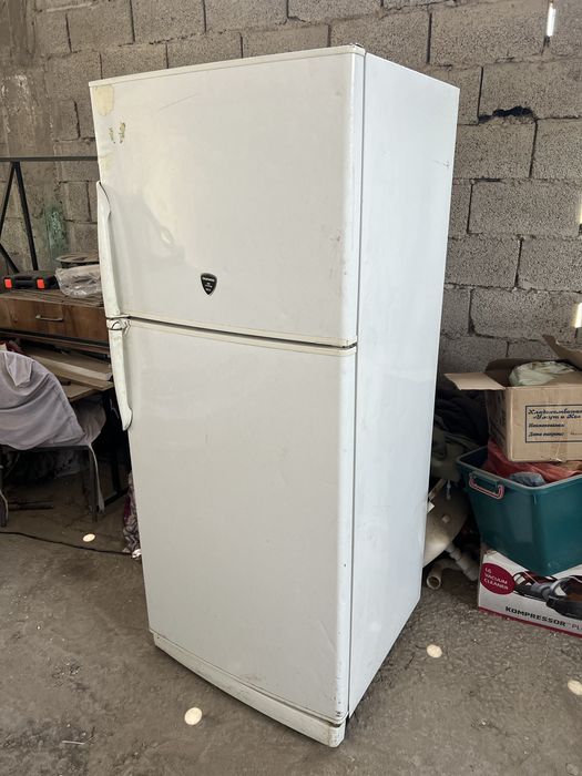 Холодильник в хорошем состояний