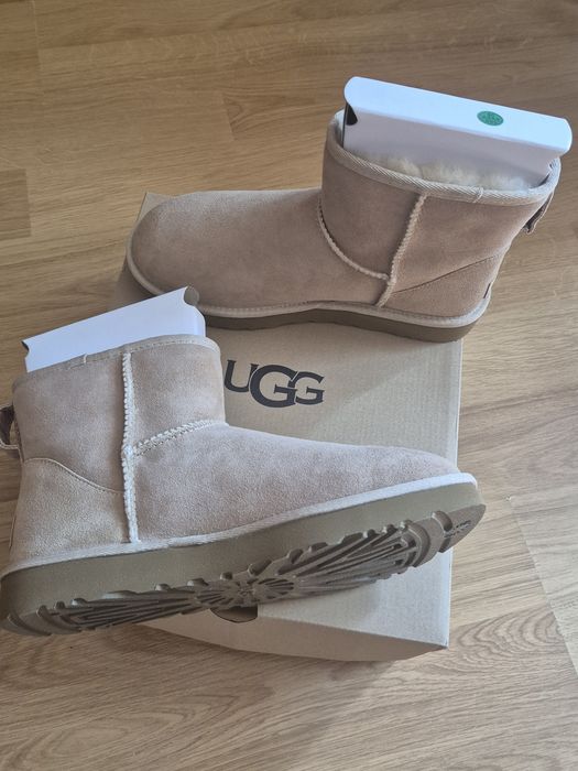 Ugg боти, чисто нови, 40