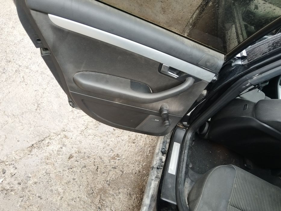 Продавам кори за врати за ауди Б7