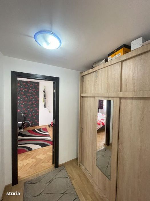 Apartament de 2 camere semidecomandat, 55 mp, etaj 4 cu acoperis, Sasa