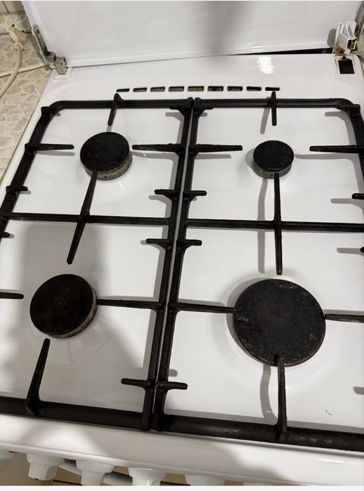 Продам газовую плиту