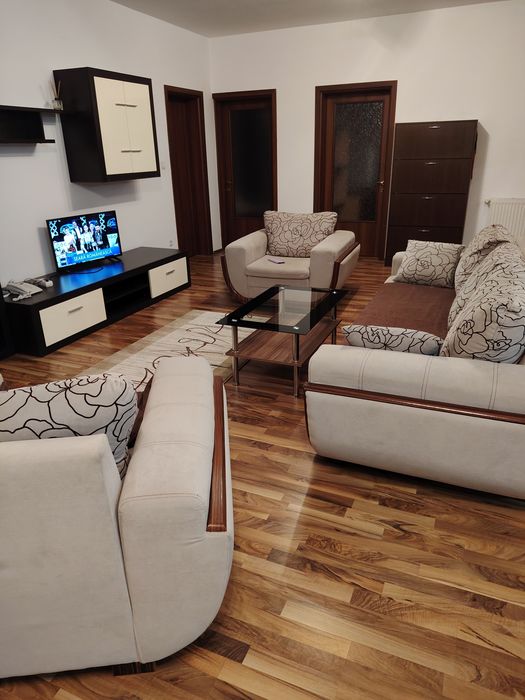Vând apartament 3 camere Sibiu.