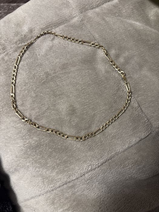 Lanț elegant cu încuietoare din aur masiv 14K (0.70 - 0.80g) și zale placate, lungime: 35 cm.