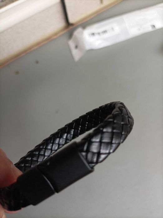 Mъжки кожени гривни с магнитна закопчалка