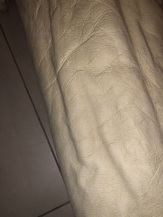 Covoras din blana naturala de oaie, marime medie, nou