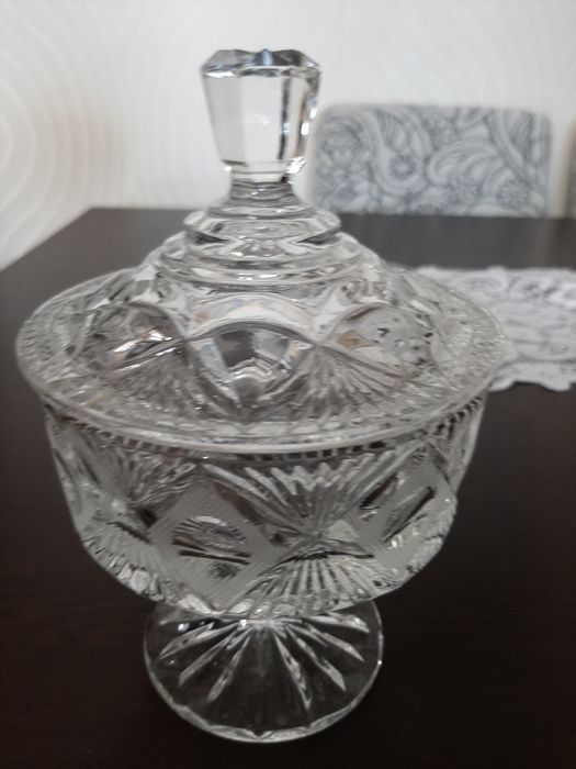 Вазы для различного применения. Каждая по 5000т.