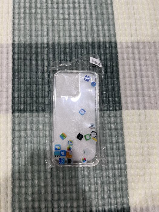 Чехол с жидкостью внутри на Iphone 16 Pro Max
