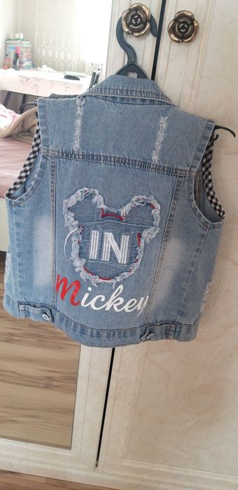 Продам костюм двойка для девочек