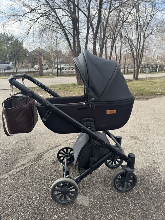 Продам коляску Anex Cross