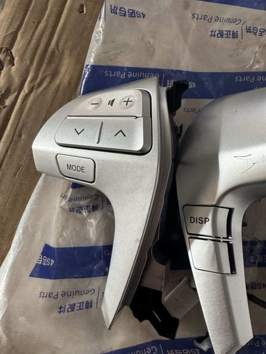 Кнопки руля на Toyota