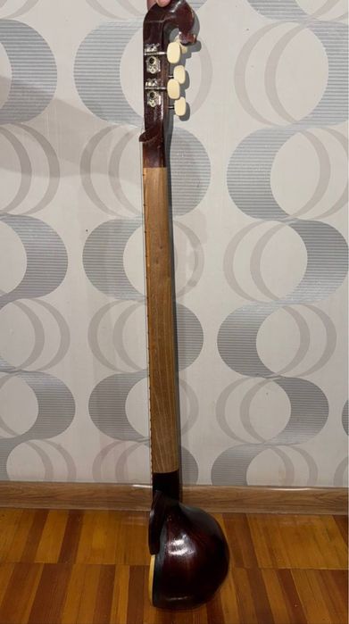 Qashqar rubob qolda ishlangan