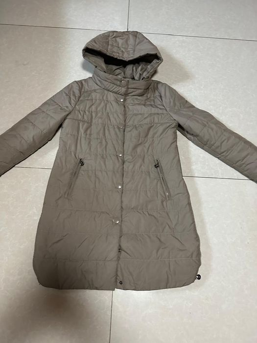 Продам женские пуховики