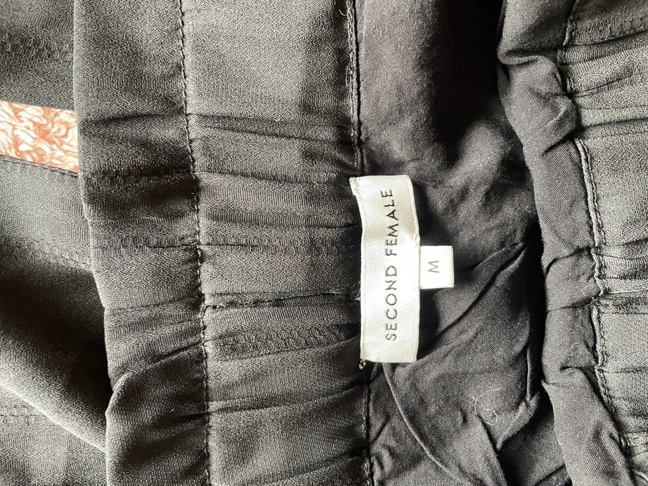 Дамски панталон ASOS и пола BENETTON