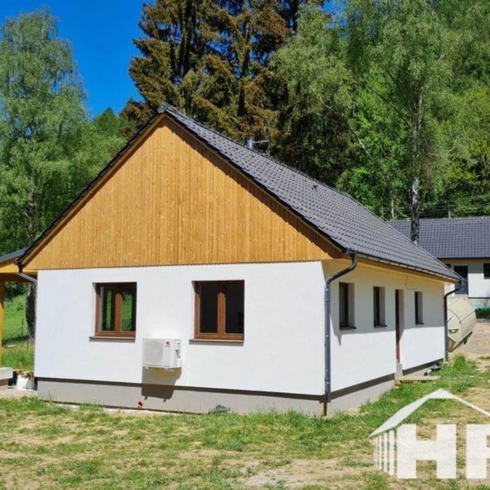 Vand case din panouri sandwich