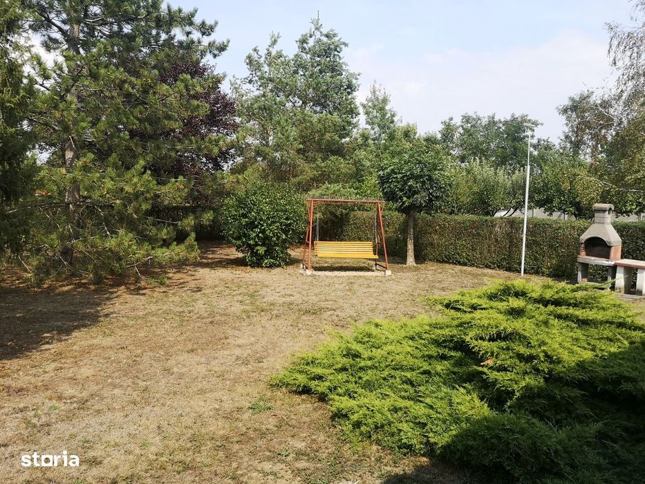 Vand casa lemn in sat Otvesti