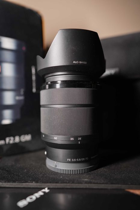 Oбектив Sony FE 28-70mm f/3.5-5.6