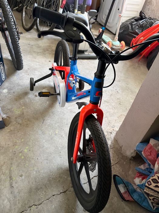 Bicicletă copii cu roți ajutătoare
