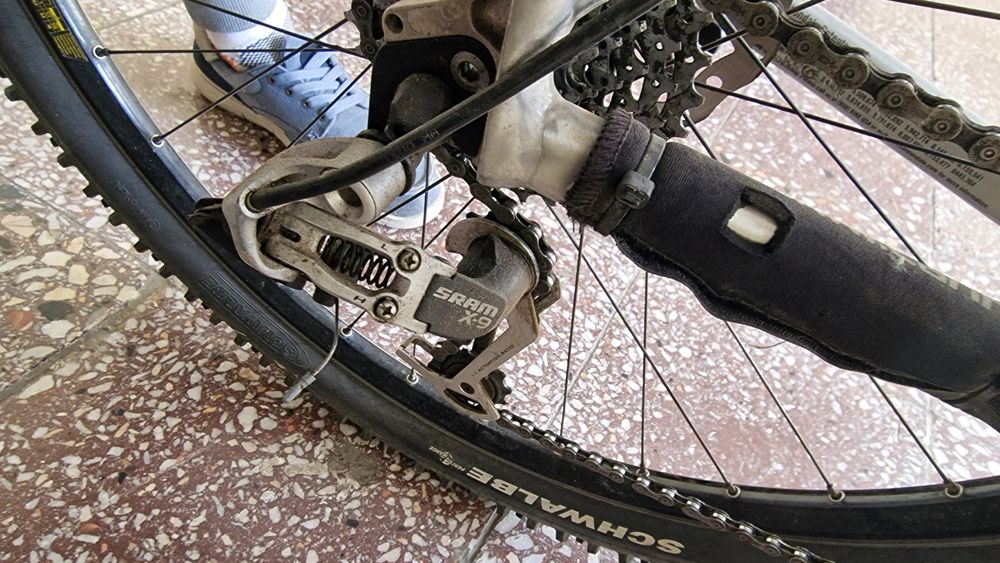 Vând bicicletă Cannondale